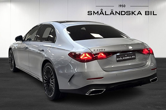 Mercedes-Benz E220 d 3 of 5