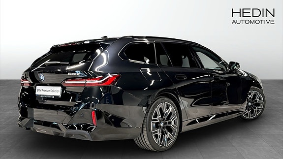 BMW 530e 2 of 5