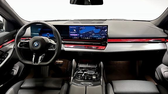 BMW 530e 4 of 5