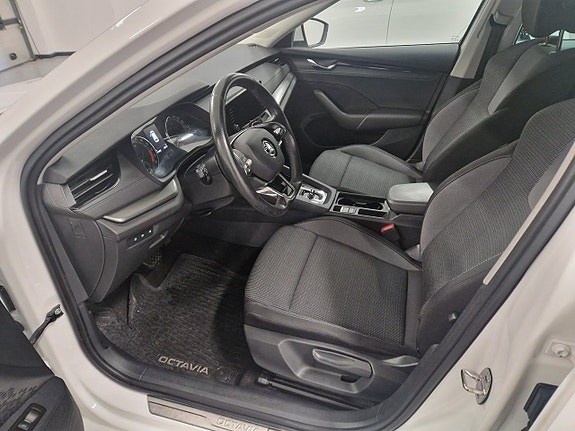Skoda Octavia 8 of 13