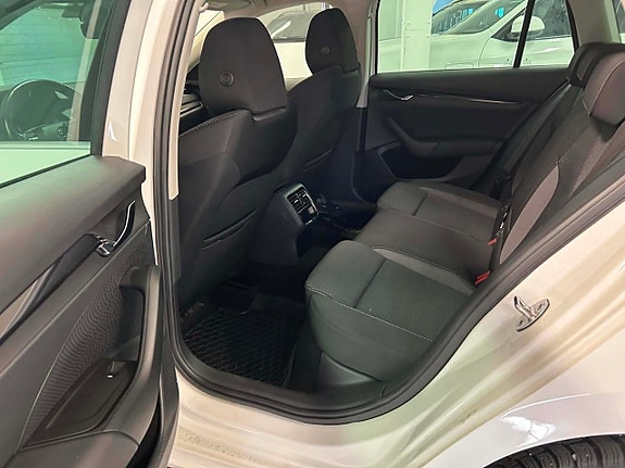 Skoda Octavia 11 of 16