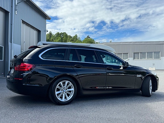 BMW 520d 3 of 5