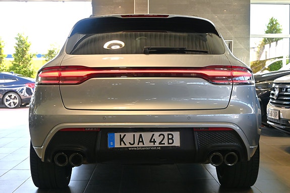 Porsche Macan S 4 of 5