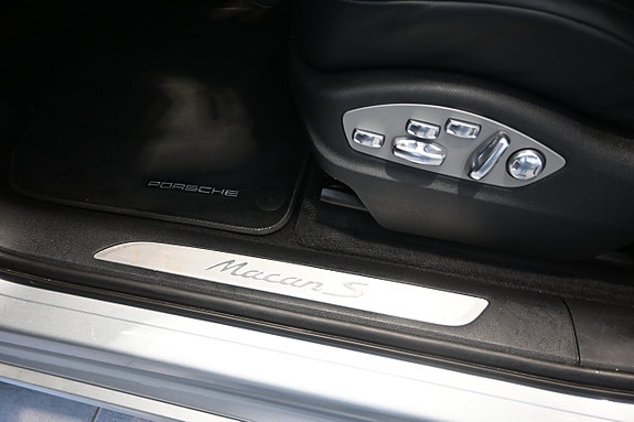 Porsche Macan S 18 of 29
