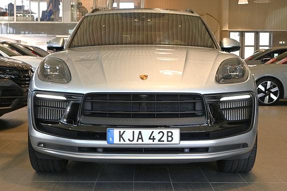 Porsche Macan S 5 of 5
