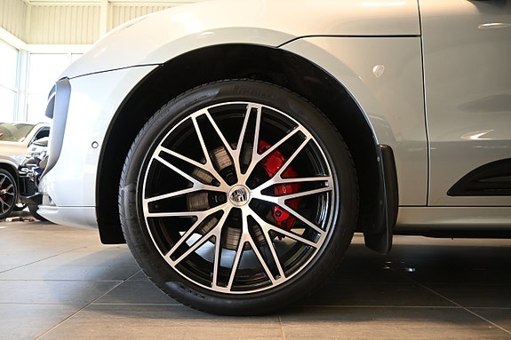 Porsche Macan S 6 of 29