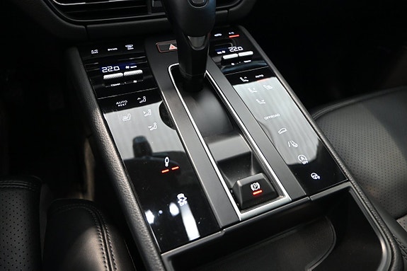 Porsche Macan S 25 of 29