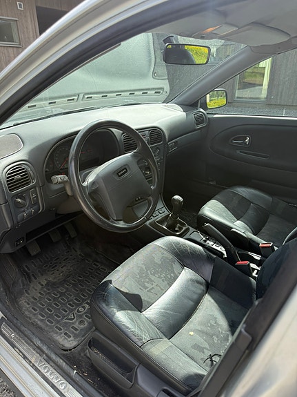 Volvo V40 4 of 4