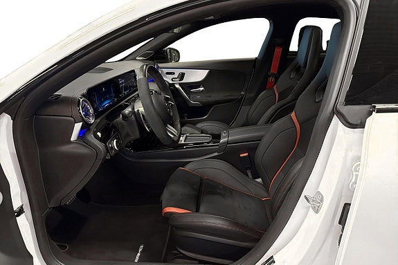 Mercedes-Benz CLA45 14 of 18