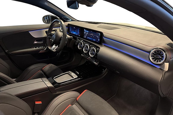 Mercedes-Benz CLA45 12 of 18