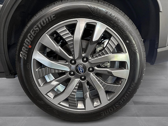 Subaru Forester 10 of 12