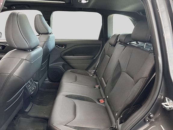 Subaru Forester 9 of 12