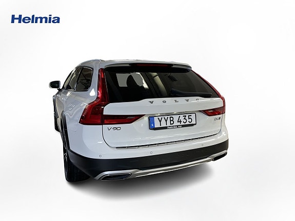 Volvo V90 Cross Country 3 of 5