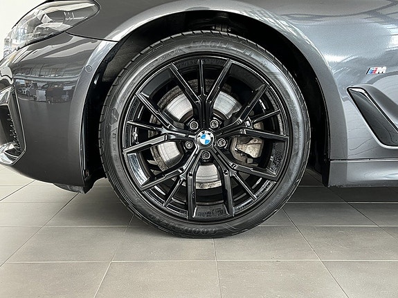 BMW 520 4 of 5