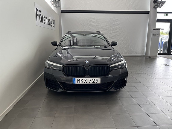 BMW 520 2 of 14