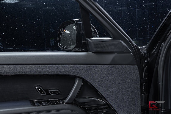 Land Rover Range Rover Sport 10 of 22