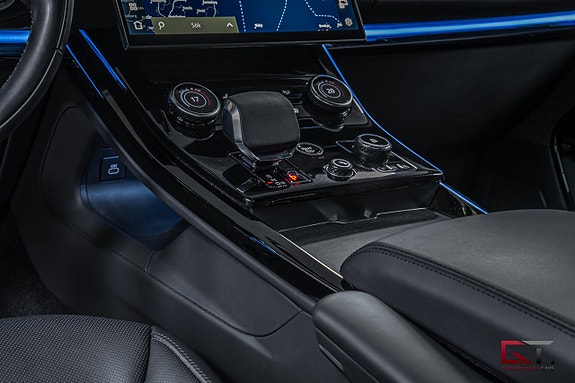 Land Rover Range Rover Sport 17 of 22