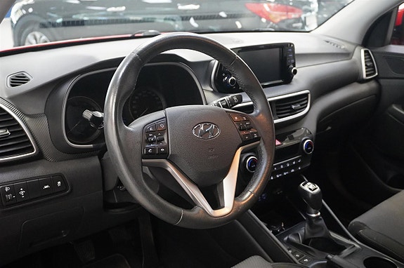 Hyundai Tucson 2 of 5