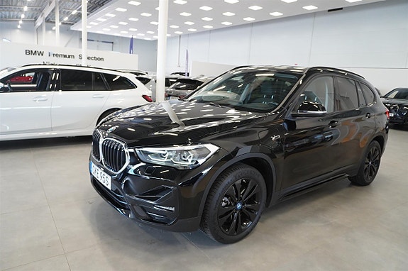 BMW X1 3 of 5