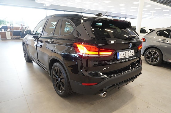BMW X1 4 of 5