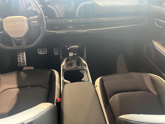 Kia K4 12 of 17