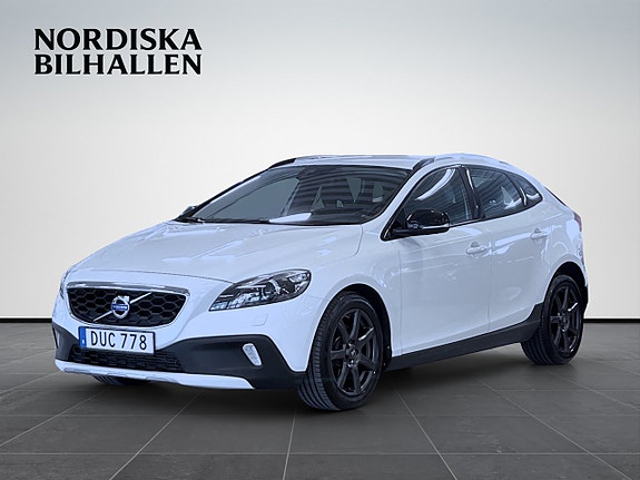 Volvo V40 Cross Country 3 of 5