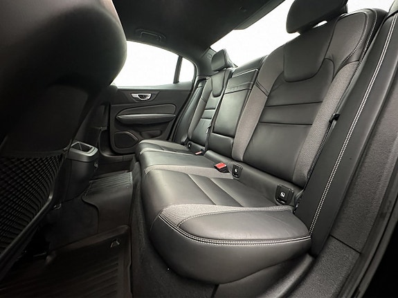 Volvo S60 18 of 30