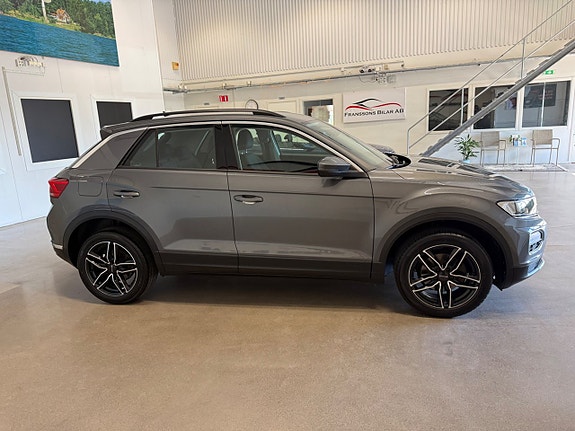 Volkswagen T-Roc 6 of 21