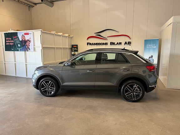 Volkswagen T-Roc 3 of 5