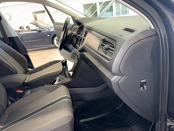 Volkswagen T-Roc 20 of 21