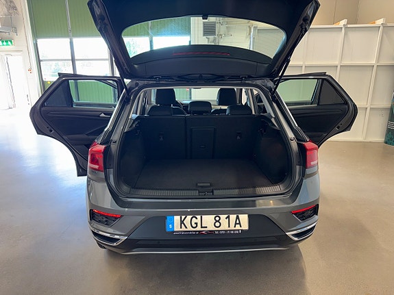 Volkswagen T-Roc 10 of 21