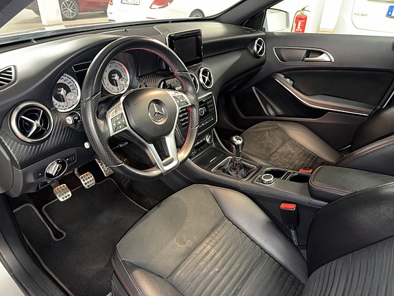 Mercedes-Benz A180 9 of 16