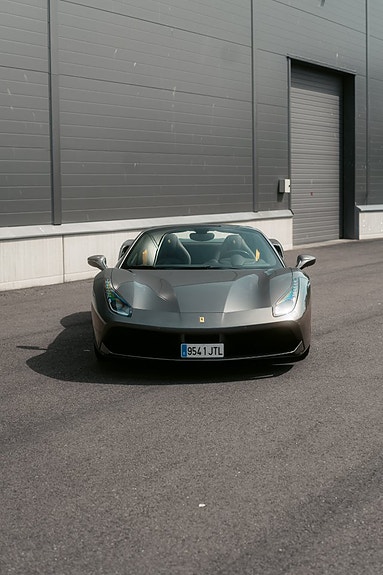 Ferrari 488 Spider 3 of 5