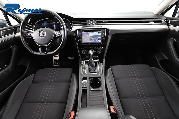 Volkswagen Passat 2 of 5