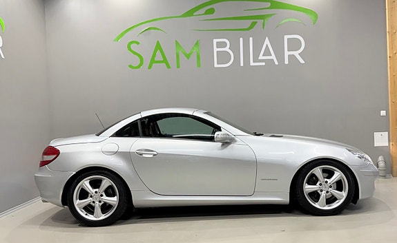 Mercedes-Benz SLK200 4 of 5