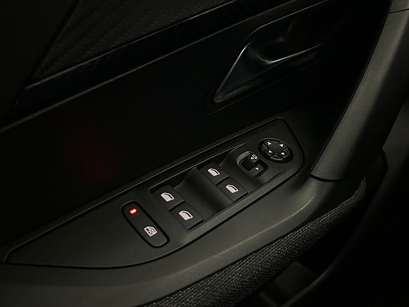 Peugeot 2008 5 of 5