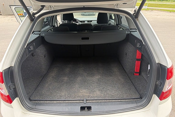 Skoda Octavia Scout 9 of 21