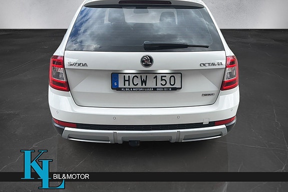 Skoda Octavia Scout 5 of 5
