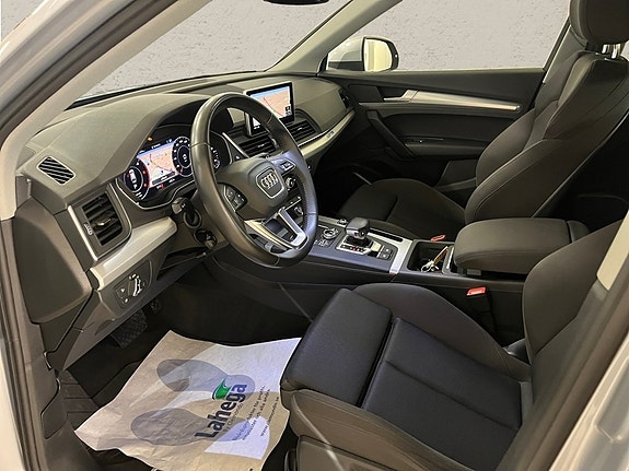 Audi Q5 2 of 5