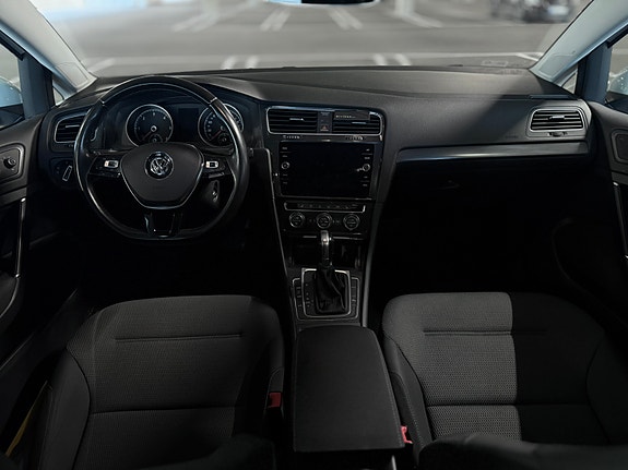Volkswagen Golf VII 17 of 18