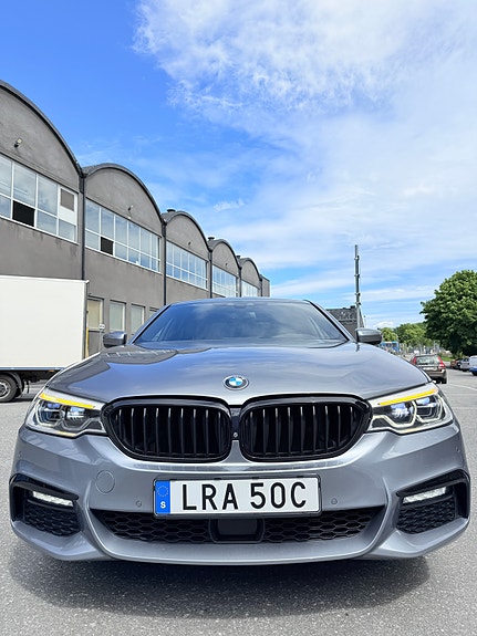 BMW 530i 3 of 5