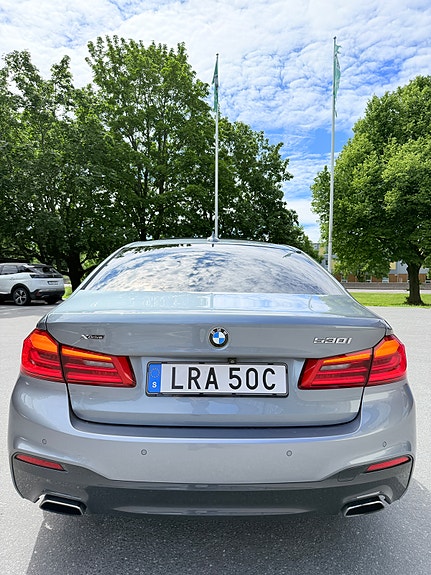 BMW 530i 4 of 5