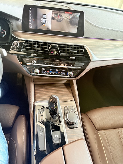 BMW 530i 12 of 30