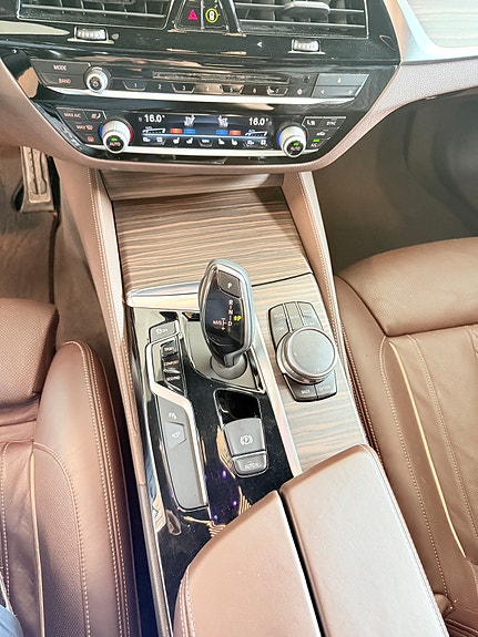 BMW 530i 15 of 30