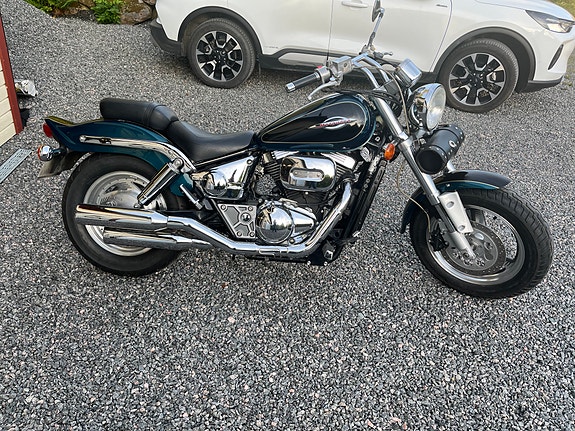 Suzuki VZ800 Marauder 3 of 3