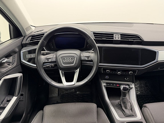 Audi Q3 9 of 22