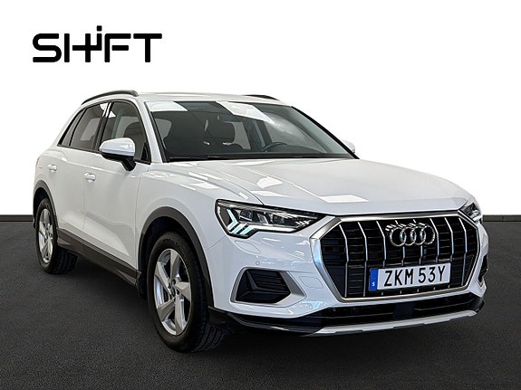 Audi Q3 2 of 5