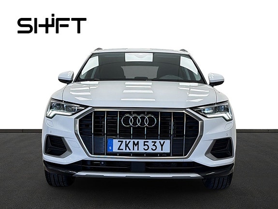 Audi Q3 3 of 5