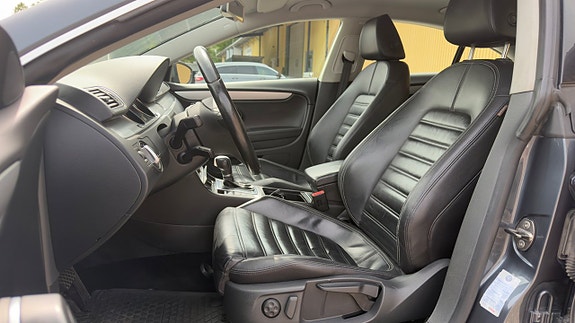 Volkswagen Passat CC 5 of 5