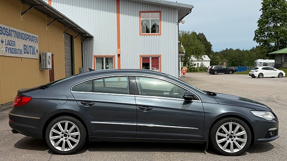 Volkswagen Passat CC 10 of 17